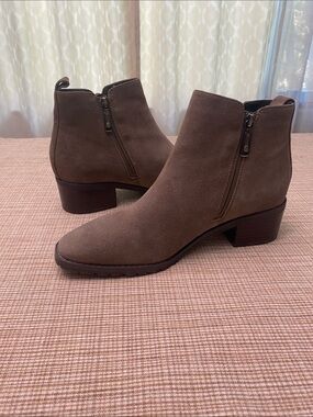 Blondo Brown Suede Ankle Booties with Side Zipper